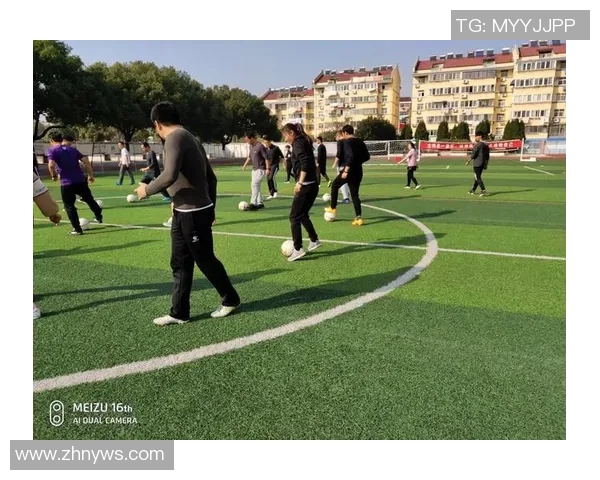 陈军独家分享足球心得与技巧助你提升球技的秘诀与经验分享